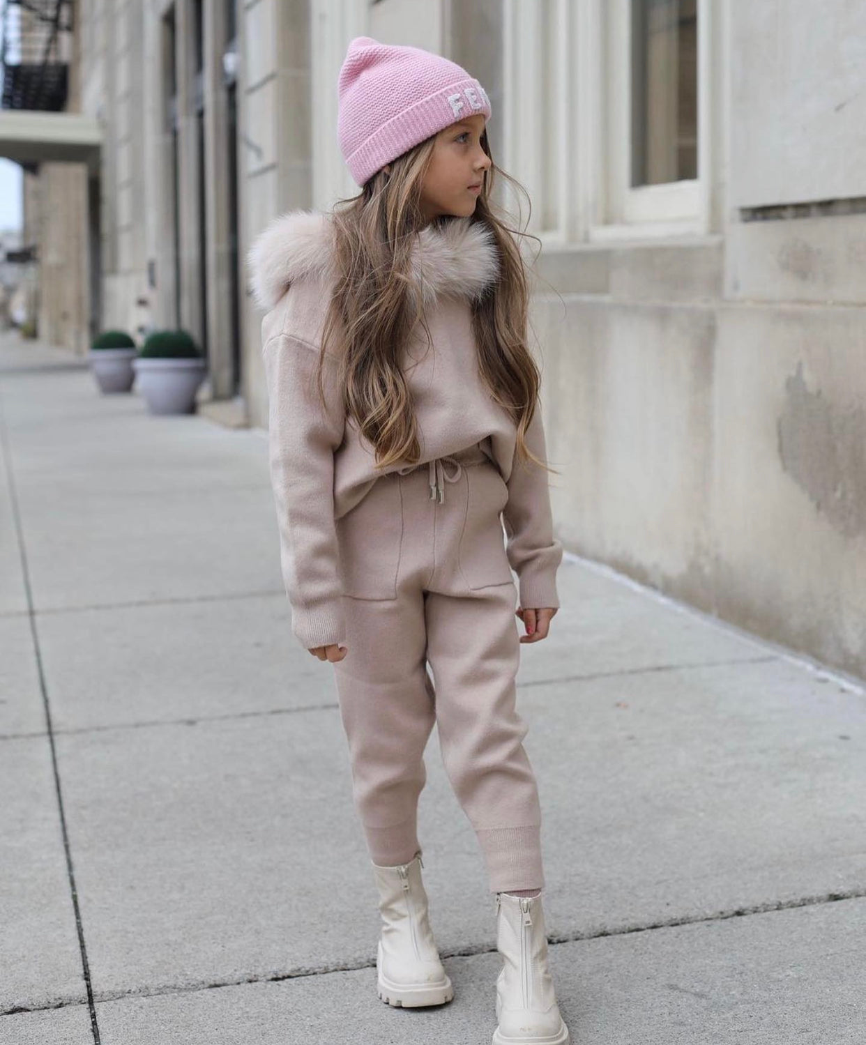 Knitted lounge suit / Cappuccino