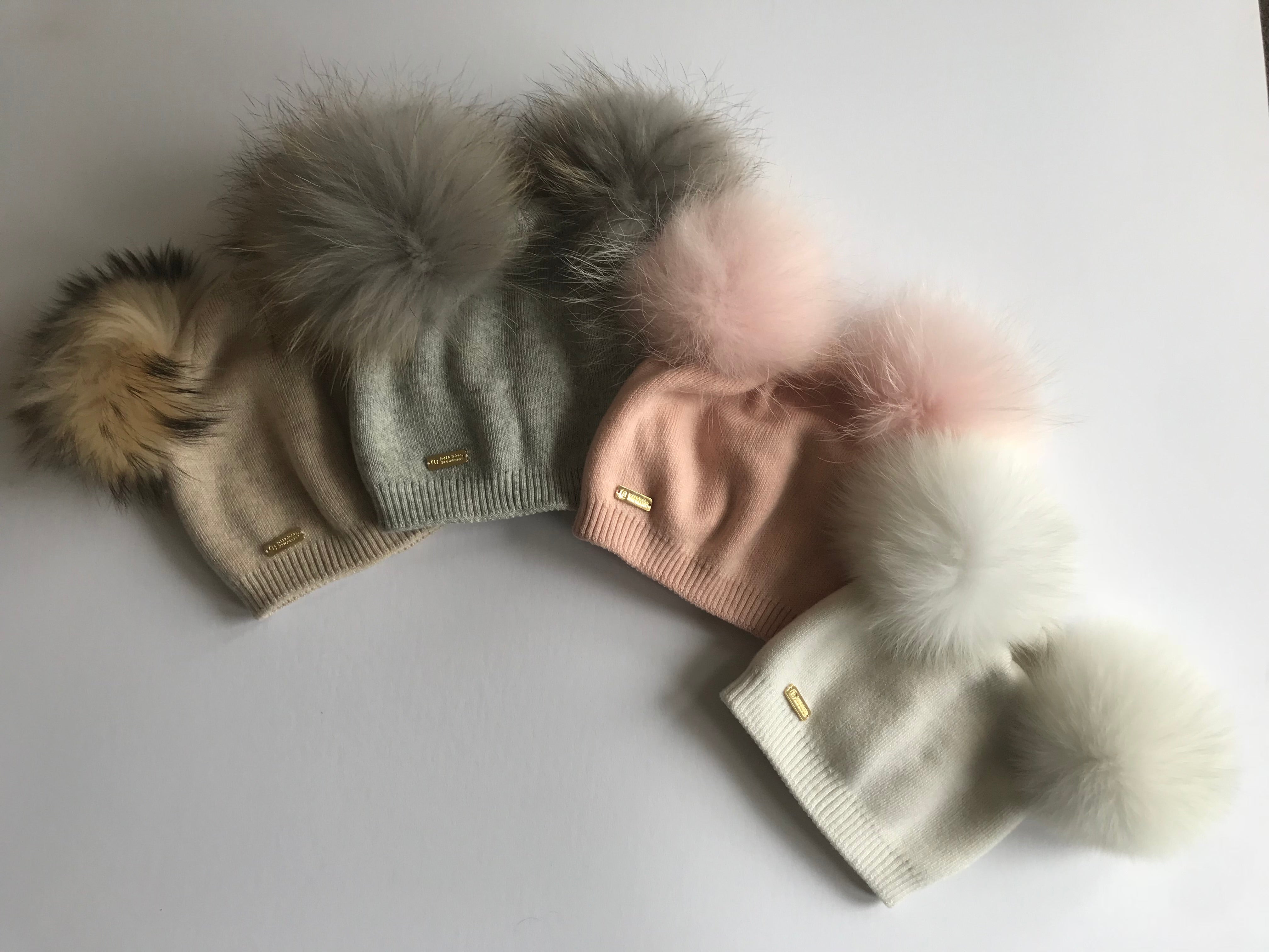 Cashmere double pompom hat